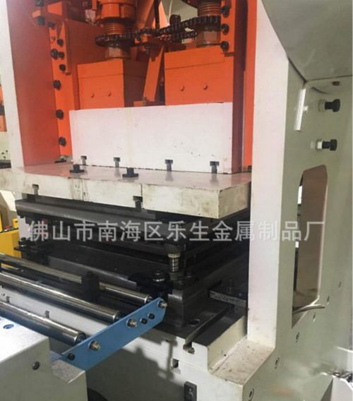佛山大對角集成吊頂模具機(jī)械與樂生金屬制品廠 專業(yè)制造與一體化服務(wù)